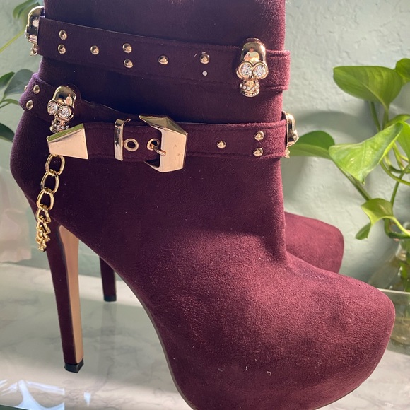 Maroon Skull Detail Platform Wedge Booties - Picture 12 of 16